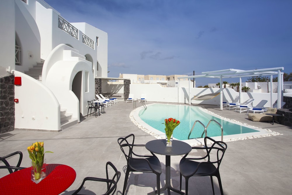 La Bellezza Eco Boutique Hotel — Swimming pool in Kamari, South Aegean