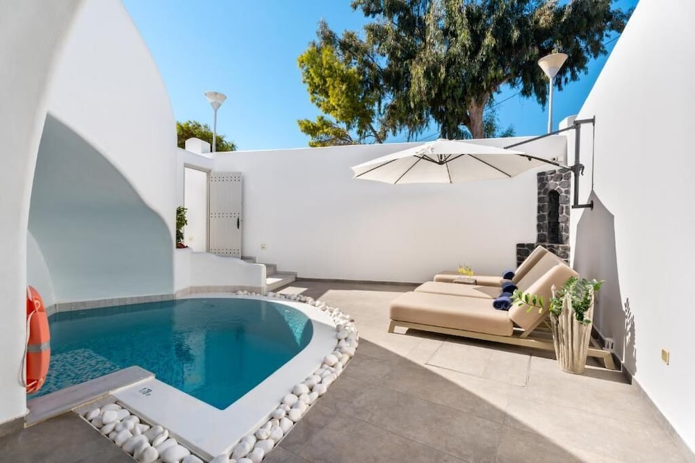La Bellezza Eco Boutique Hotel — Swimming pool in Kamari, South Aegean