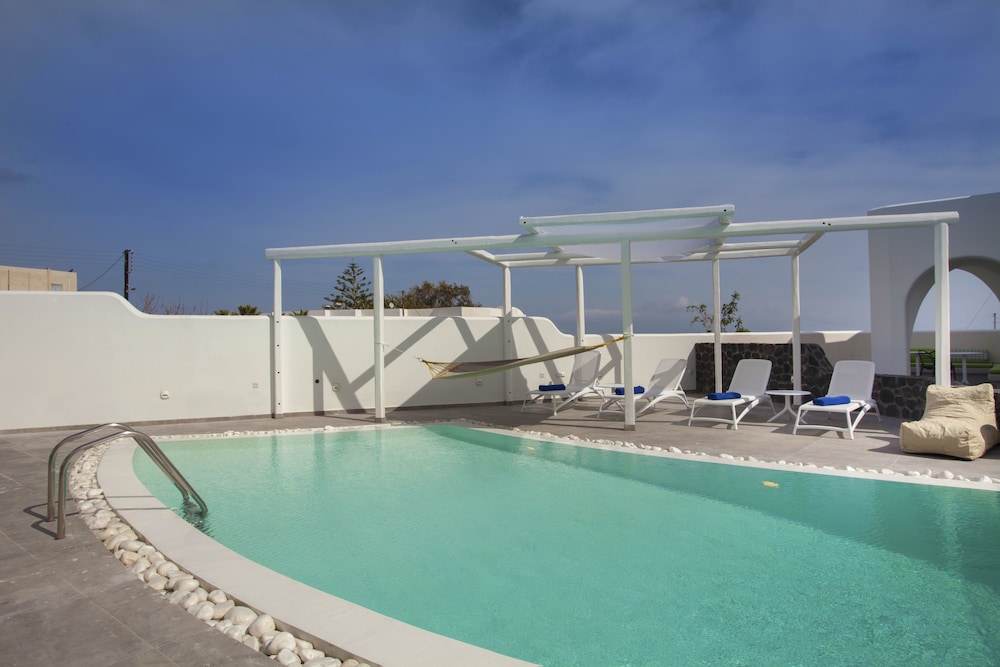 La Bellezza Eco Boutique Hotel — Swimming pool in Kamari, South Aegean