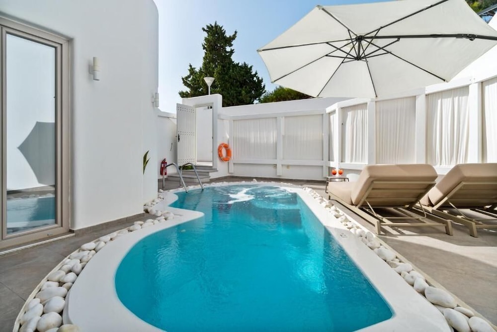 La Bellezza Eco Boutique Hotel — Swimming pool in Kamari, South Aegean