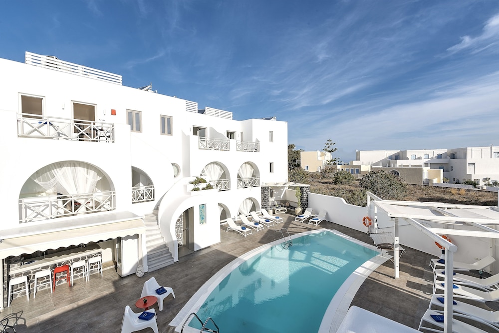 La Bellezza Eco Boutique Hotel — Swimming pool in Kamari, South Aegean