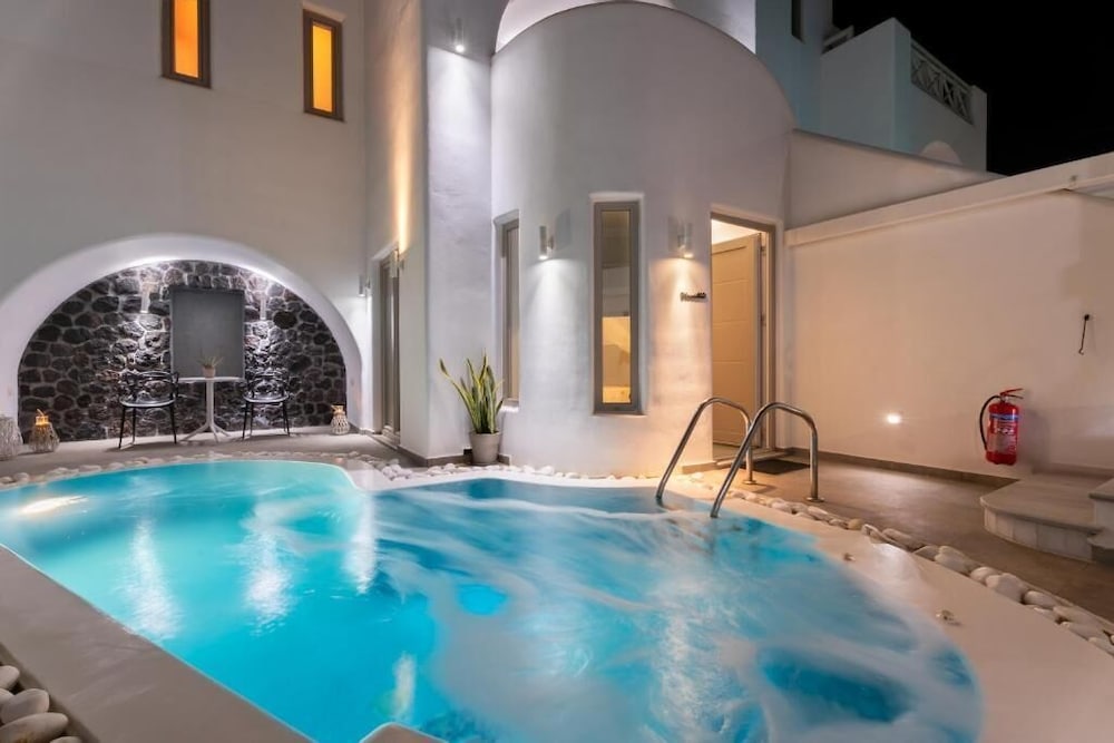 La Bellezza Eco Boutique Hotel — Swimming pool in Kamari, South Aegean