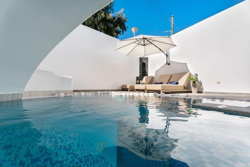 La Bellezza Eco Boutique Hotel — Swimming pool in Kamari, South Aegean