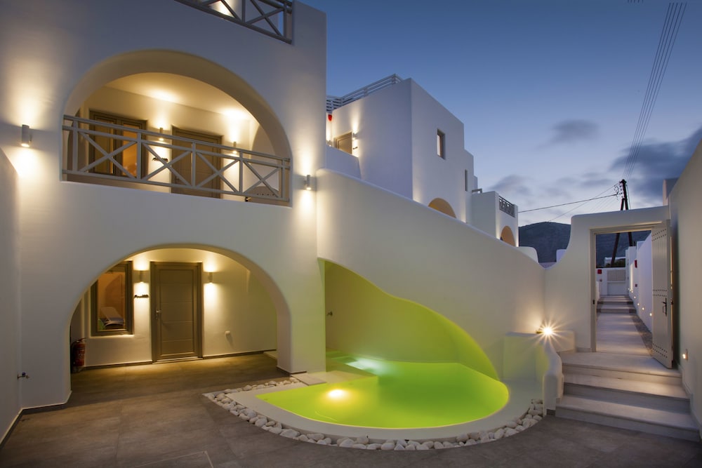 La Bellezza Eco Boutique Hotel — Swimming pool in Kamari, South Aegean