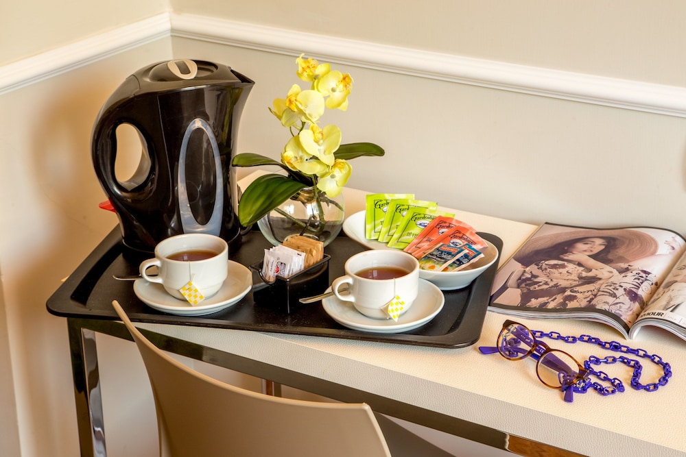 Hotel Cristoforo Colombo — Hotel rooms in Rome, Lazio