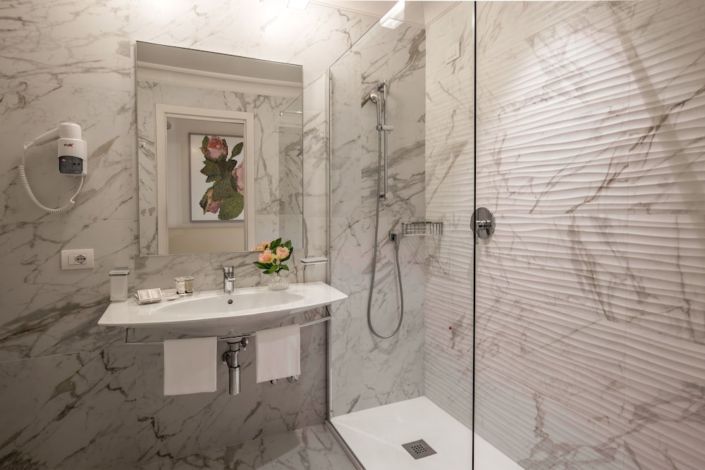 Hotel Cristoforo Colombo — Hotel rooms in Rome, Lazio