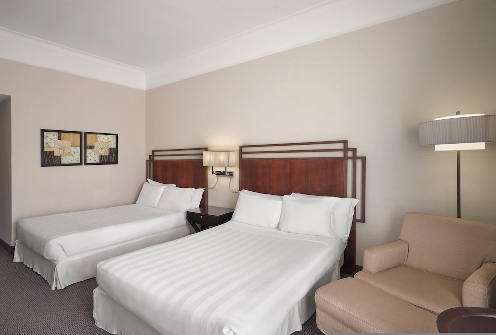 Crowne Plaza Rome-St. Peter's Hotel & Spa by IHG — Hotel rooms in Rome, Lazio