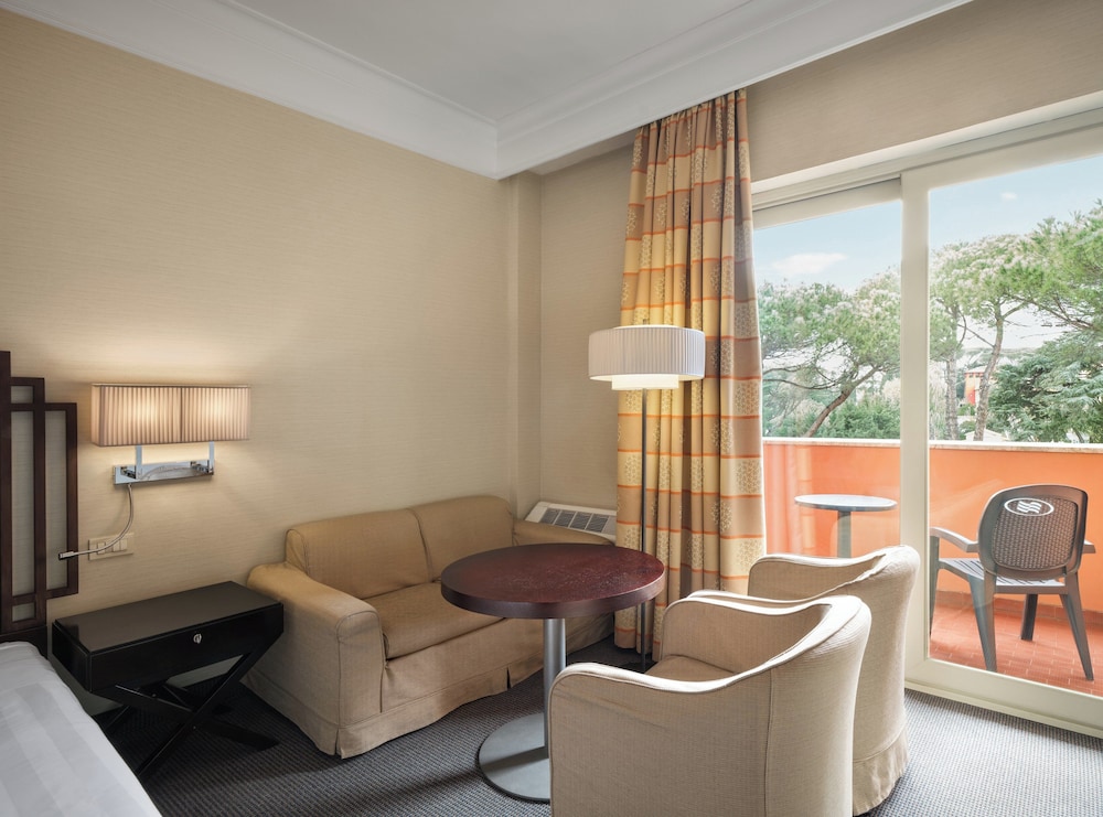 Crowne Plaza Rome-St. Peter's Hotel & Spa by IHG — Hotel rooms in Rome, Lazio