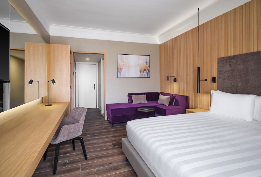 Crowne Plaza Rome-St. Peter's Hotel & Spa by IHG — Hotel rooms in Rome, Lazio