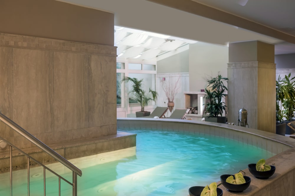 Crowne Plaza Rome-St. Peter's Hotel & Spa by IHG — Swimming pool in Rome, Lazio
