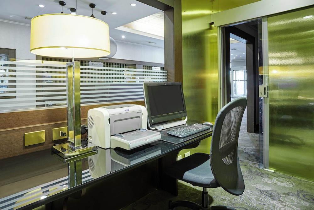 Crowne Plaza Rome-St. Peter's Hotel & Spa by IHG — Hotel building in Rome, Lazio