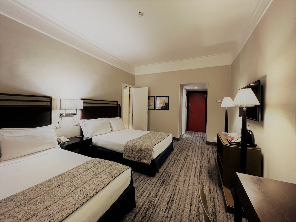 Crowne Plaza Rome-St. Peter's Hotel & Spa by IHG — Hotel rooms in Rome, Lazio