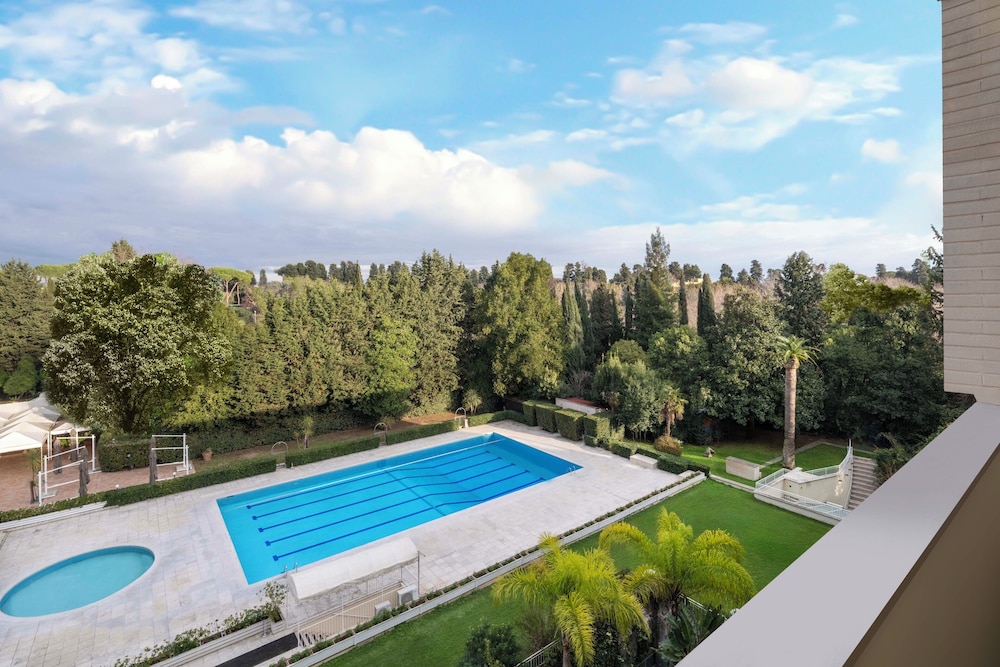 Crowne Plaza Rome-St. Peter's Hotel & Spa by IHG — Swimming pool in Rome, Lazio