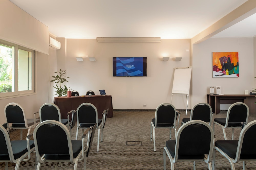 Crowne Plaza Rome-St. Peter's Hotel & Spa by IHG — Hotel building in Rome, Lazio