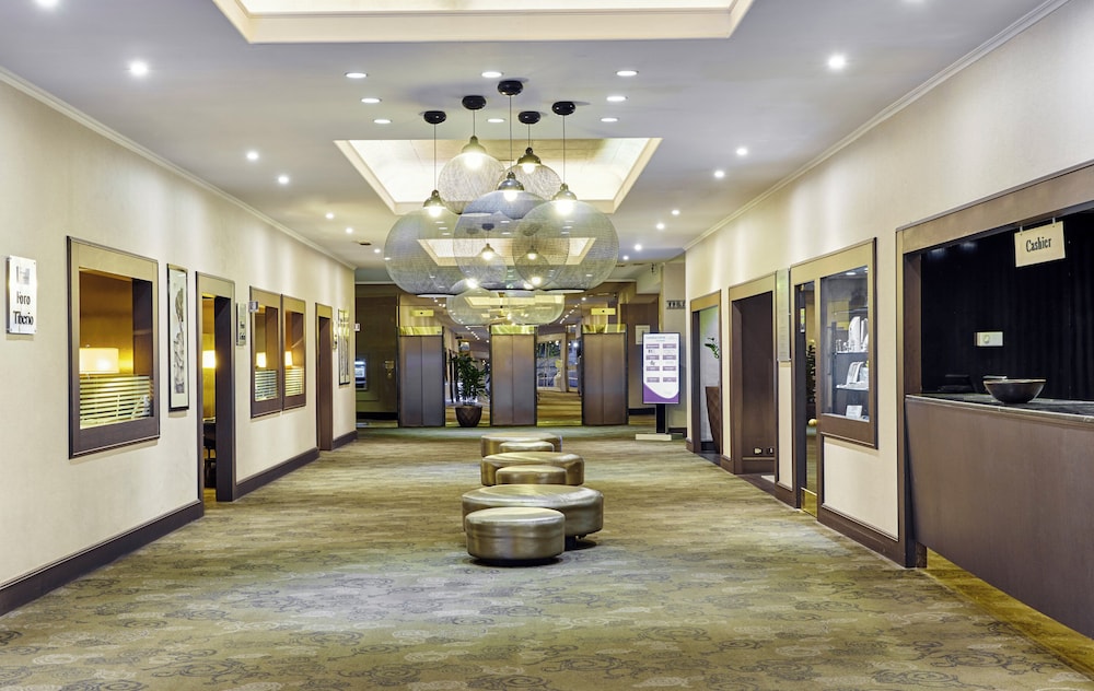 Crowne Plaza Rome-St. Peter's Hotel & Spa by IHG — Hotel building in Rome, Lazio