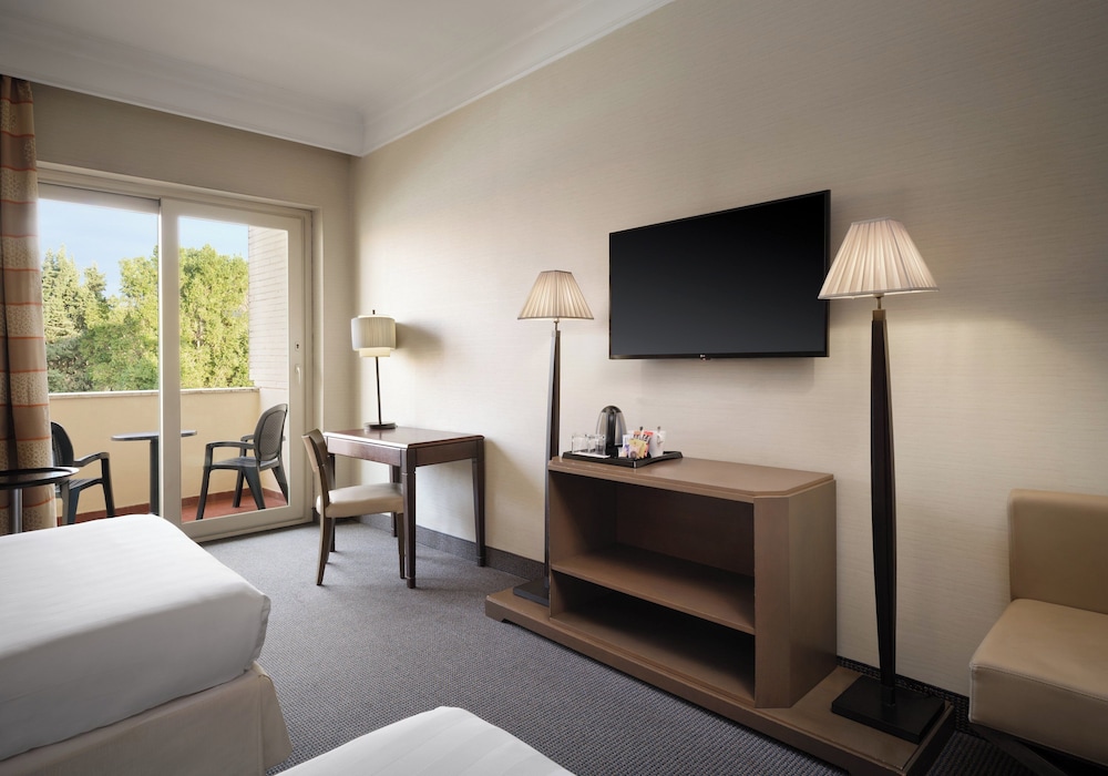 Crowne Plaza Rome-St. Peter's Hotel & Spa by IHG — Hotel rooms in Rome, Lazio
