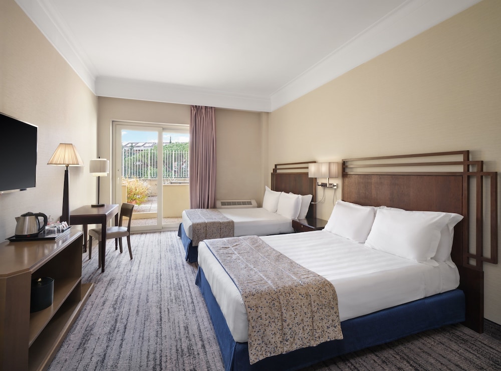 Crowne Plaza Rome-St. Peter's Hotel & Spa by IHG — Hotel rooms in Rome, Lazio
