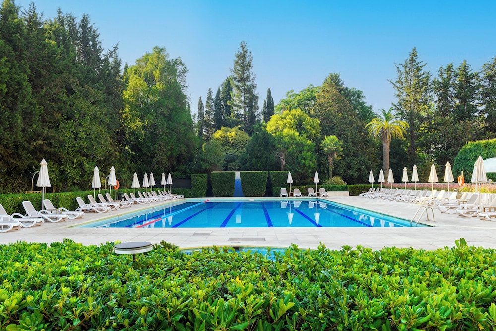 Crowne Plaza Rome-St. Peter's Hotel & Spa by IHG — Swimming pool in Rome, Lazio