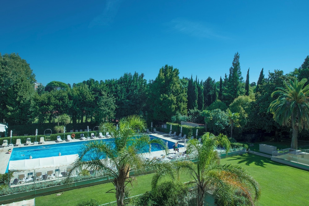 Crowne Plaza Rome-St. Peter's Hotel & Spa by IHG — Swimming pool in Rome, Lazio