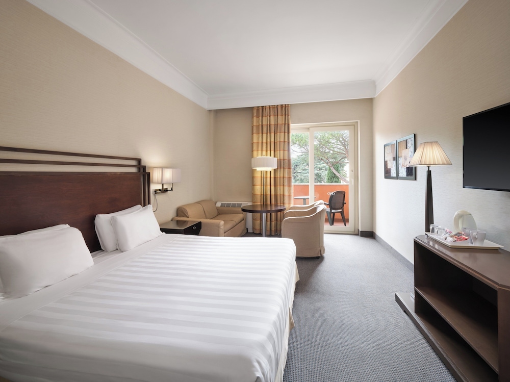 Crowne Plaza Rome-St. Peter's Hotel & Spa by IHG — Hotel rooms in Rome, Lazio