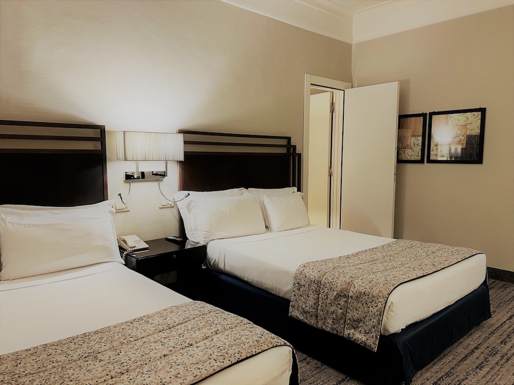 Crowne Plaza Rome-St. Peter's Hotel & Spa by IHG — Hotel rooms in Rome, Lazio