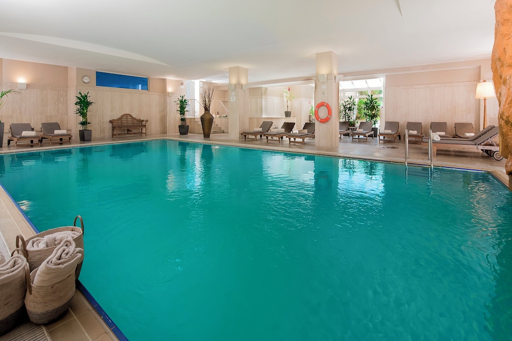Crowne Plaza Rome-St. Peter's Hotel & Spa by IHG — Swimming pool in Rome, Lazio