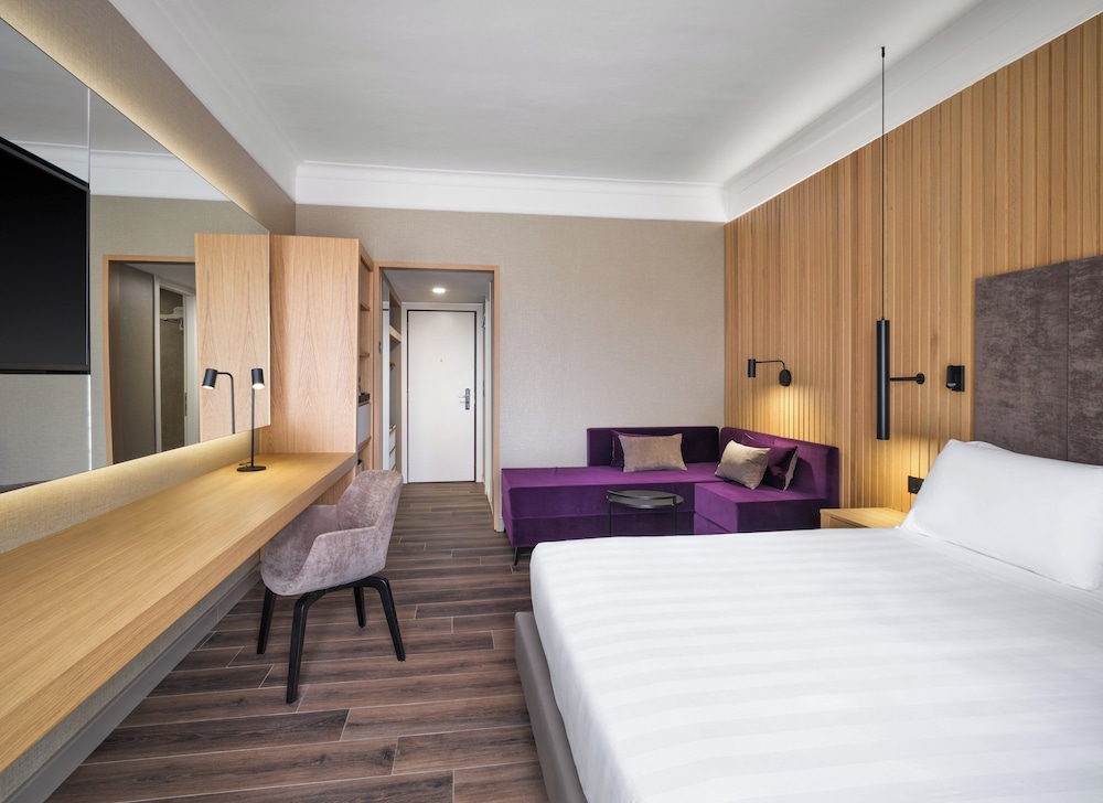 Crowne Plaza Rome-St. Peter's Hotel & Spa by IHG — Hotel rooms in Rome, Lazio