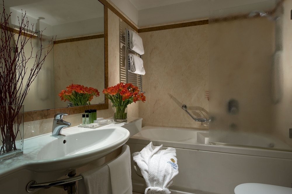 Dei Borgognoni Hotel — Hotel rooms in Rome, Lazio