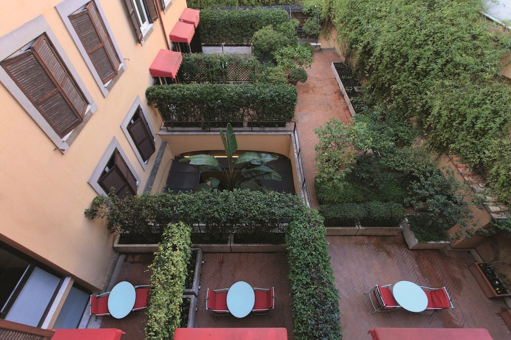 Dei Borgognoni Hotel — Hotel building in Rome, Lazio