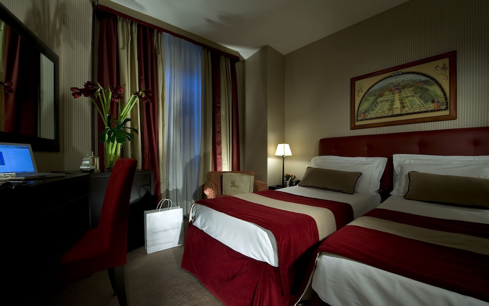 Dei Borgognoni Hotel — Hotel rooms in Rome, Lazio