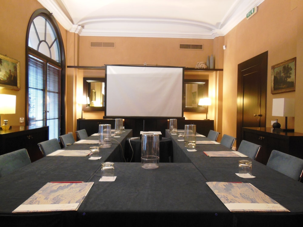 Dei Borgognoni Hotel — Hotel building in Rome, Lazio