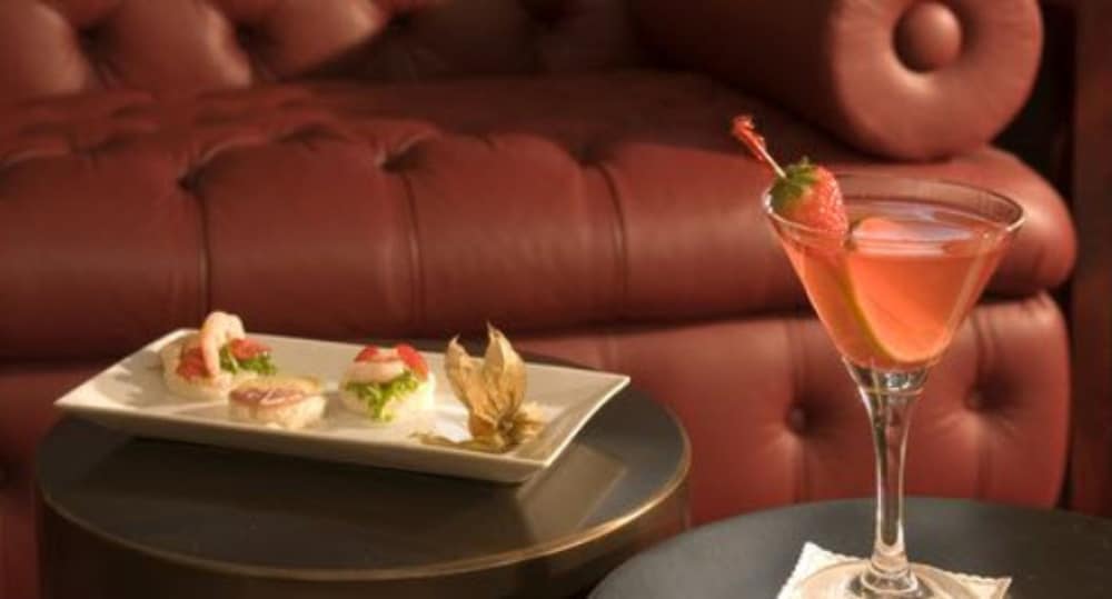 Dei Borgognoni Hotel — Restaurant & bars in Rome, Lazio