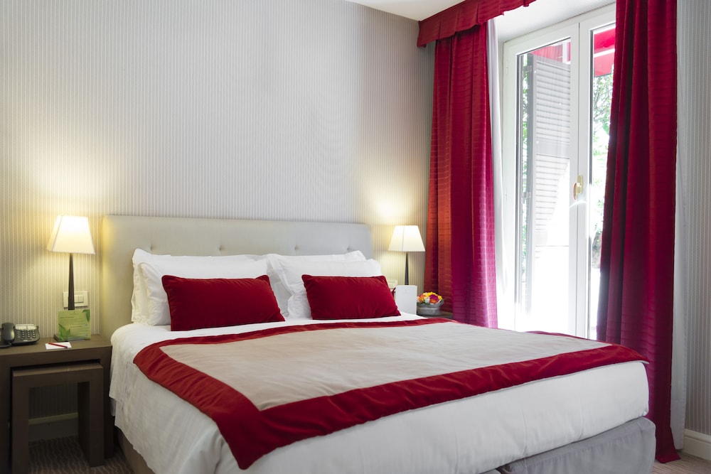 Dei Borgognoni Hotel — Hotel rooms in Rome, Lazio