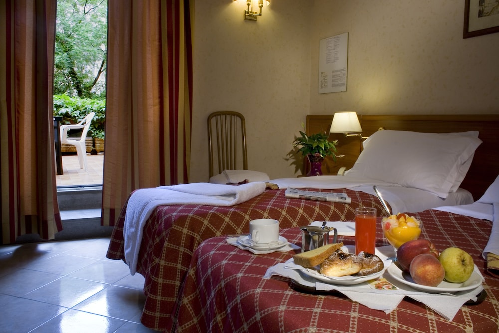 Hotel Delle Muse — Hotel rooms in Rome, Lazio