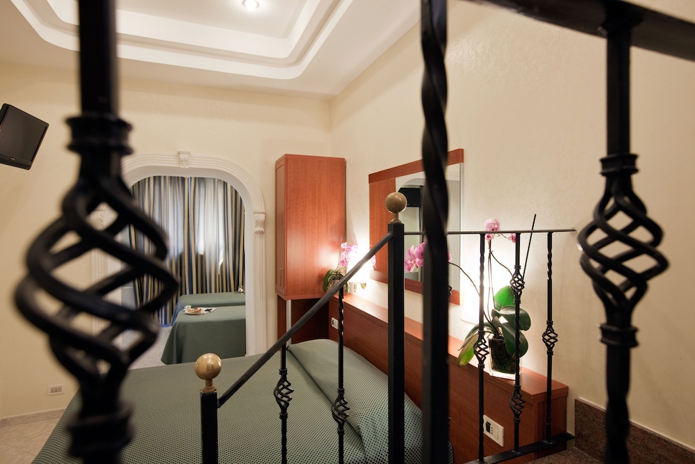 Hotel Delle Muse — Hotel rooms in Rome, Lazio
