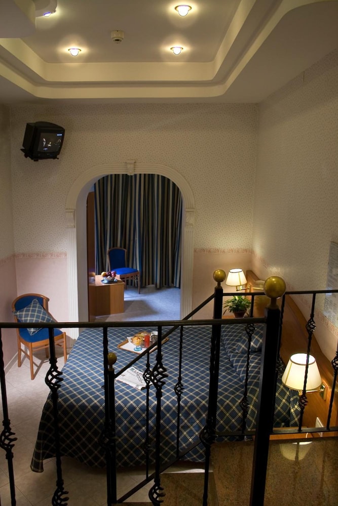 Hotel Delle Muse — Hotel rooms in Rome, Lazio
