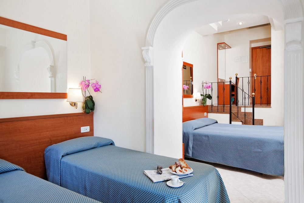 Hotel Delle Muse — Hotel rooms in Rome, Lazio