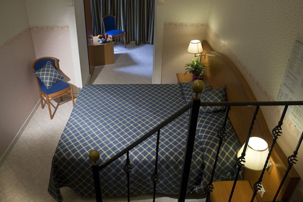 Hotel Delle Muse — Hotel rooms in Rome, Lazio