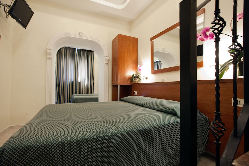 Hotel Delle Muse — Hotel rooms in Rome, Lazio