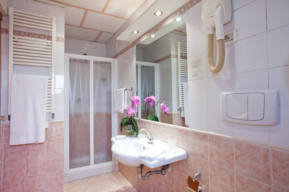 Hotel Delle Muse — Hotel rooms in Rome, Lazio