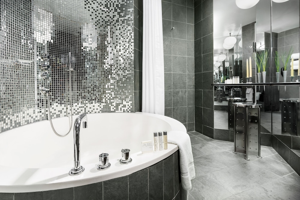 Royalton New York — Hotel rooms in New York City, New York State
