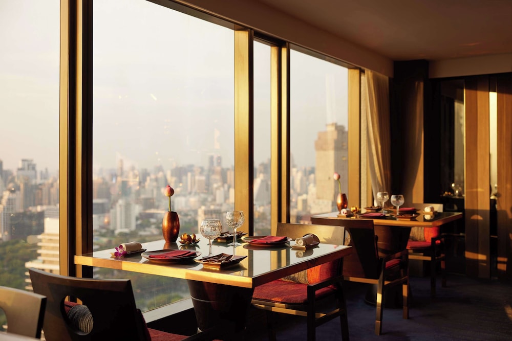 Banyan Tree Bangkok — Restaurant & bars in Bangkok, Bangkok