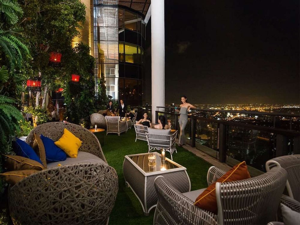 Banyan Tree Bangkok — Restaurant & bars in Bangkok, Bangkok