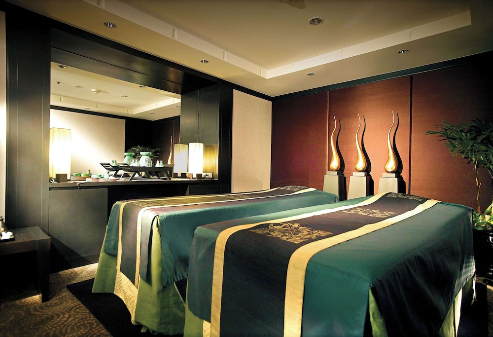 Banyan Tree Bangkok — Hotel rooms in Bangkok, Bangkok