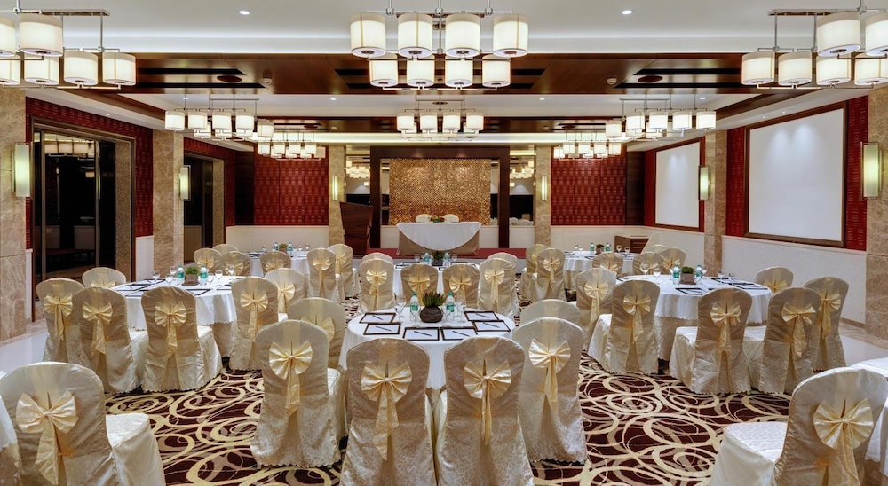 The Fern Kadamba Hotel & Spa Goa, Panjim, Series by Marriott — Restaurant & bars in Divar Island, Goa
