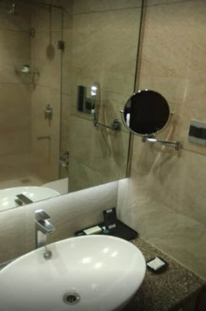 The Fern Kadamba Hotel & Spa Goa, Panjim, Series by Marriott — Hotel rooms in Divar Island, Goa