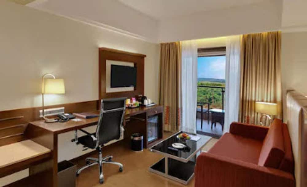 The Fern Kadamba Hotel & Spa Goa, Panjim, Series by Marriott — Hotel rooms in Divar Island, Goa
