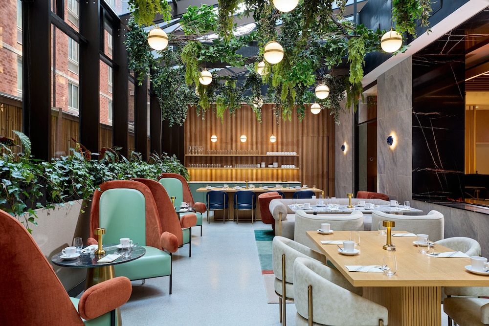 Delta Hotels by Marriott New York Times Square — Restaurant & bars in New York City, New York State