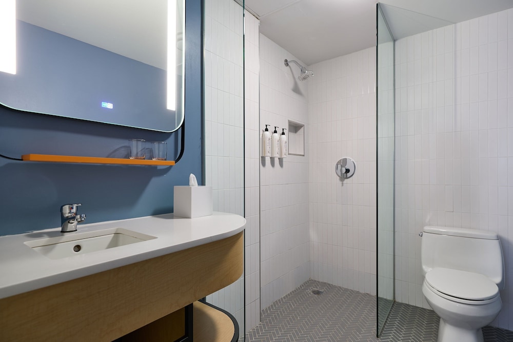 Delta Hotels by Marriott New York Times Square — Hotel rooms in New York City, New York State