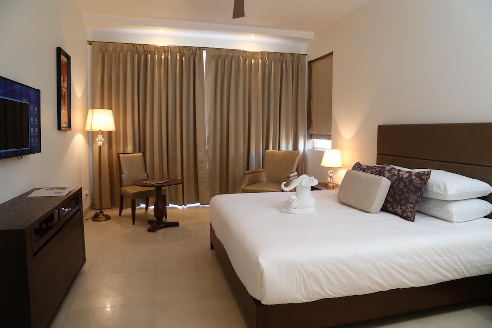 Lemon Tree Hotel Candolim Goa — Hotel rooms in Candolim, Goa